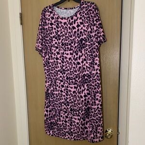 🩷🩷🩷PRETTY PULLOVER CASUAL DRESS (ADD A BELT) OR SLEEP IN IT!🩷🩷🩷